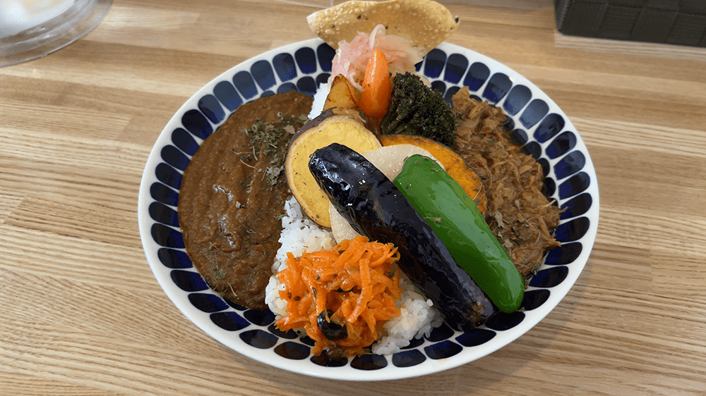 こだわりハチカレー＆パキンスタン風無水カレー5種の素揚げ野菜